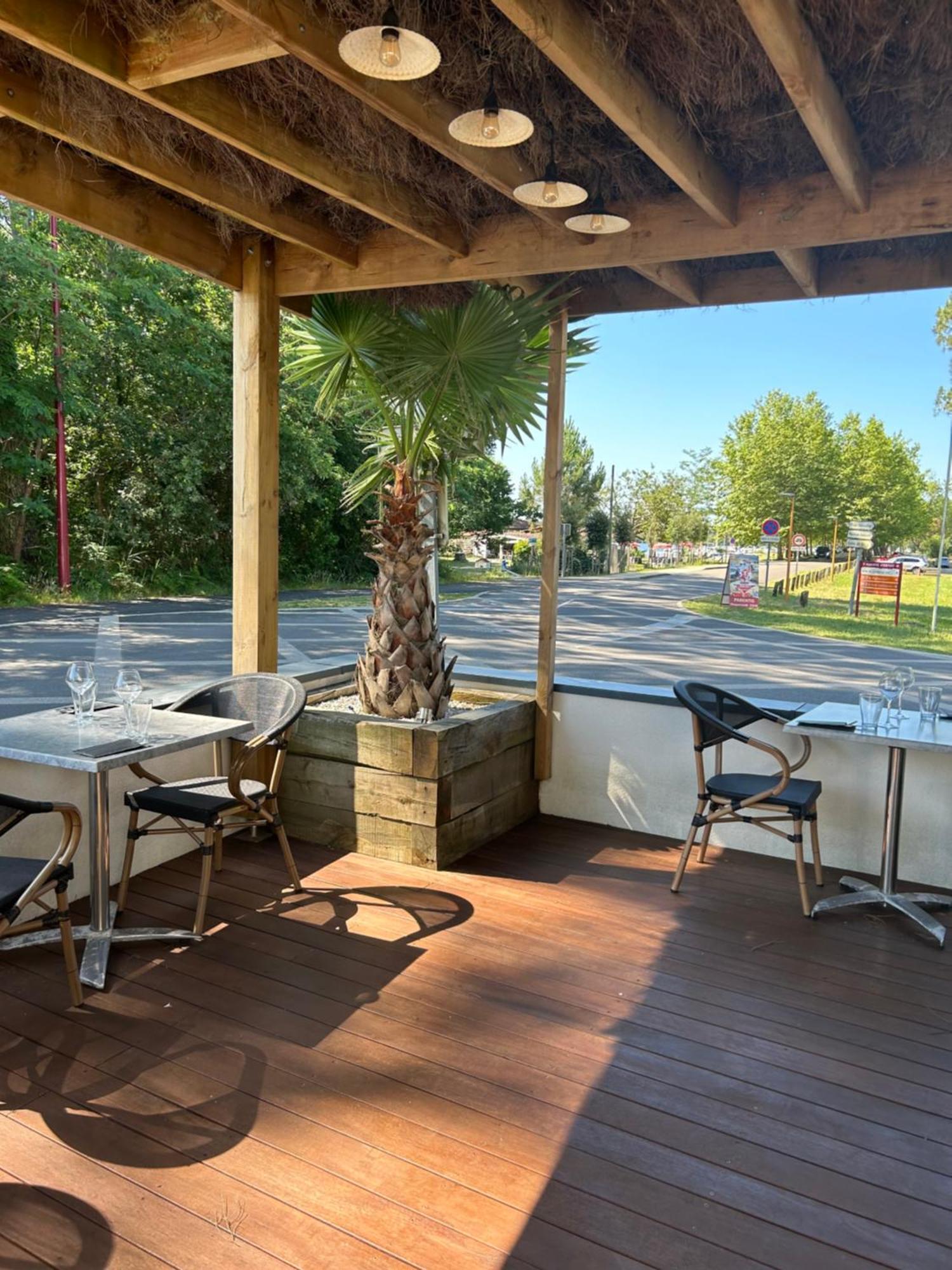 Lakeside Hotel 3*