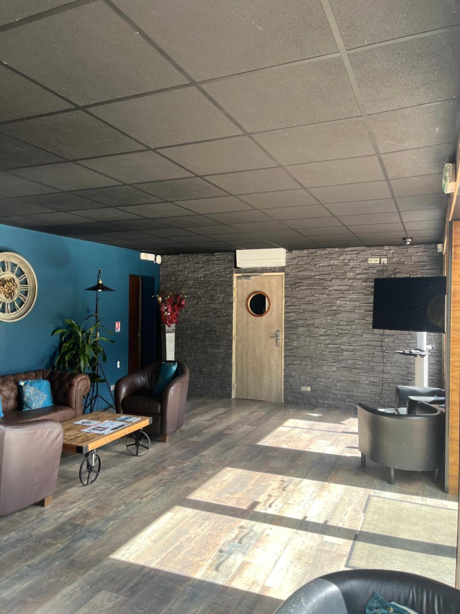 Lakeside Hotel 3*